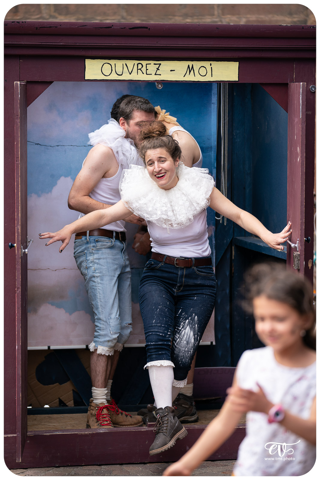 L'ARMOIRE POLYPHONIQUE (LE BUREAU D’ÉTUDE DE LA CHANSON FRANC